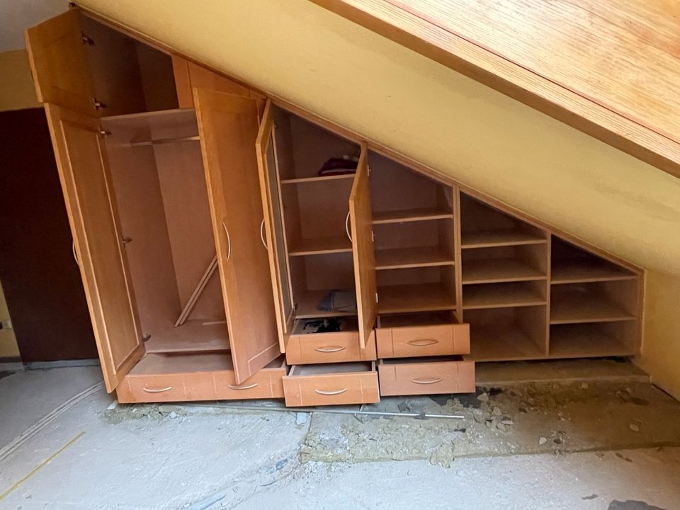 Einbauschrank Kleiderschrank Sideboard mit Dachschräge in Petersberg