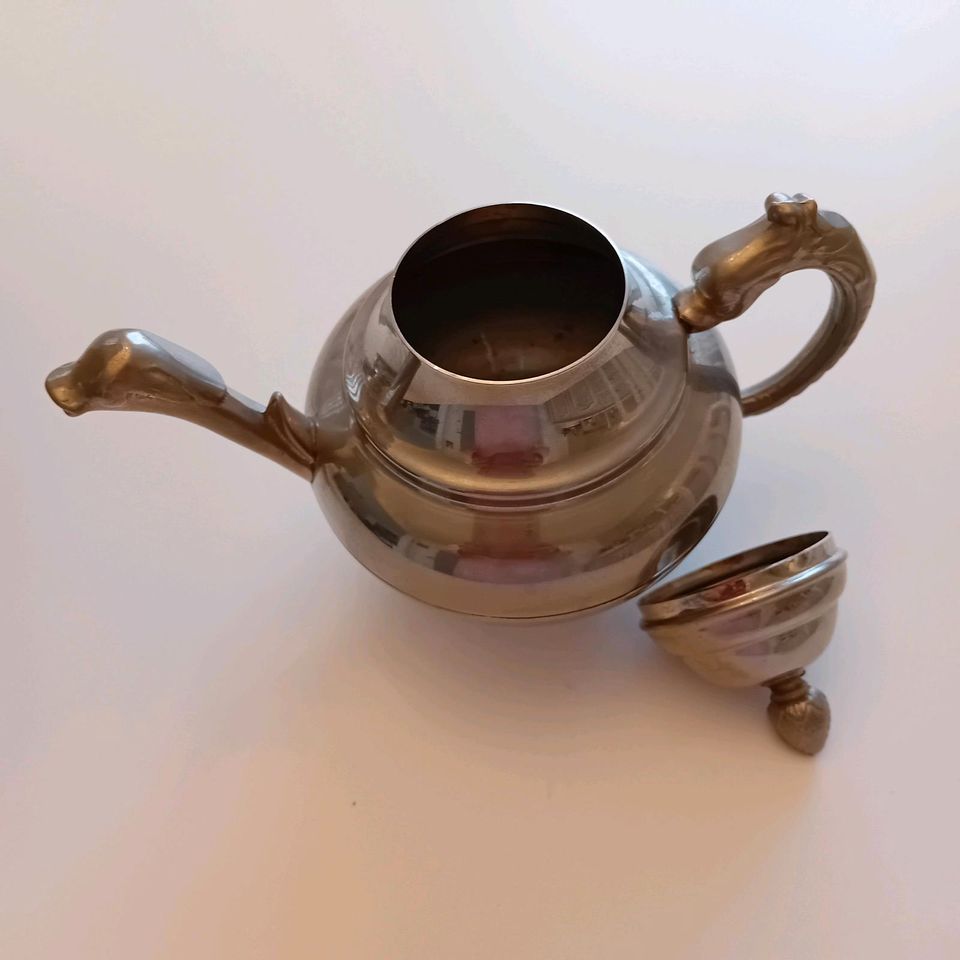 Wunderschöner echt russischer Samowar mit Teekanne elektrisch Tee in Badenweiler