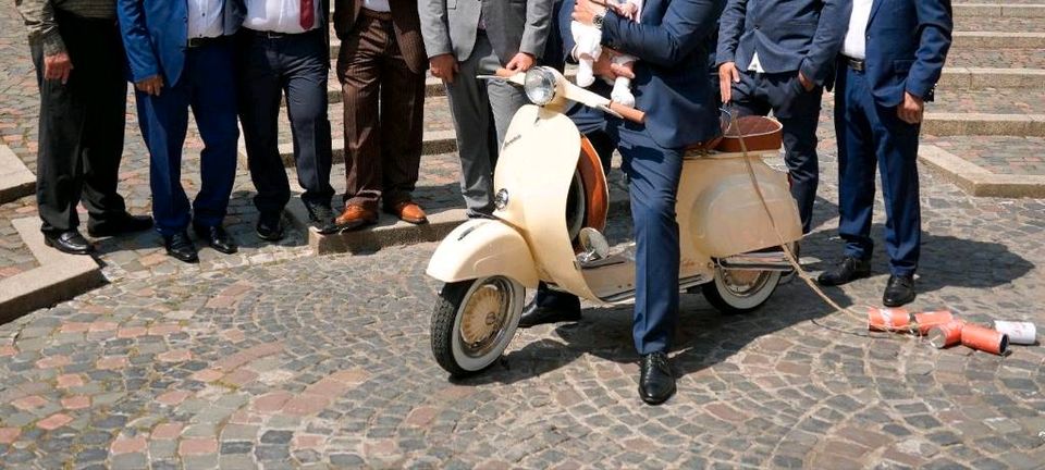 Vespa V50 Oldtimer Mieten für Hochzeit / Fotobox / Eycatcher in Hainburg