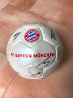 FCB Fußball mit Original Unterschriften FCB Ball signiert München - Pasing-Obermenzing Vorschau