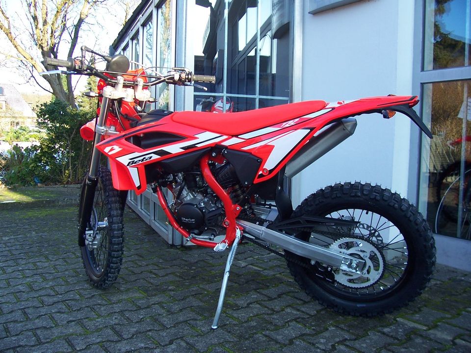 BETA RR 50 2T Sport Enduro rot 1x am Lager! in Clenze