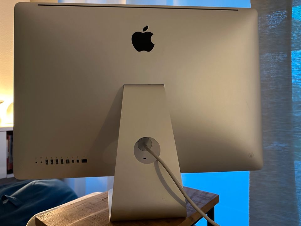 Apple iMac 27“ | 1TB | 12 GB RAM | 2,7GHZ | OS 10.11.16 in Stuttgart