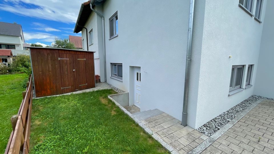 Charmante Doppelhaushälfte mit zwei modernen Wohneinheiten in Top-Zustand zu verkaufen in Mundelsheim