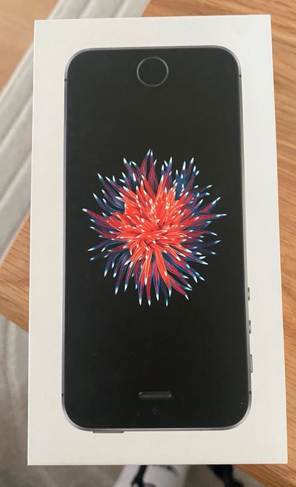 iPhone SE mit 32GB in Space grau in Bad Lauchstädt