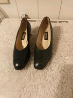 BALLY Damen  Leder Pumps Größe 4(37 Stuttgart - Stuttgart-Mitte Vorschau