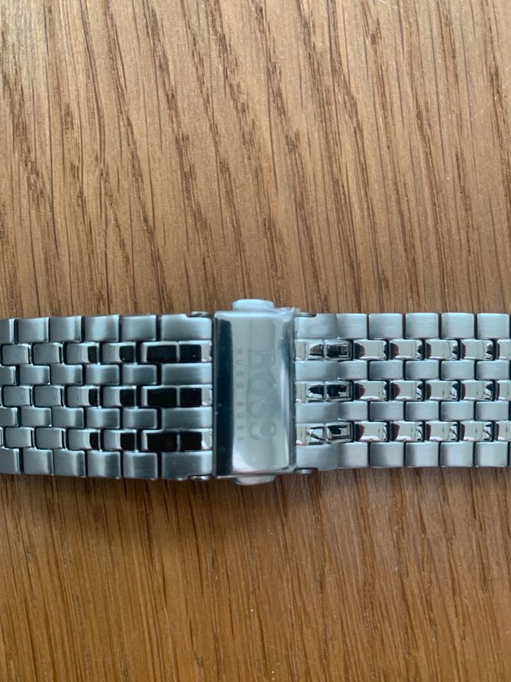 Hugo Boss Metallarmband 22 mm in Hamburg