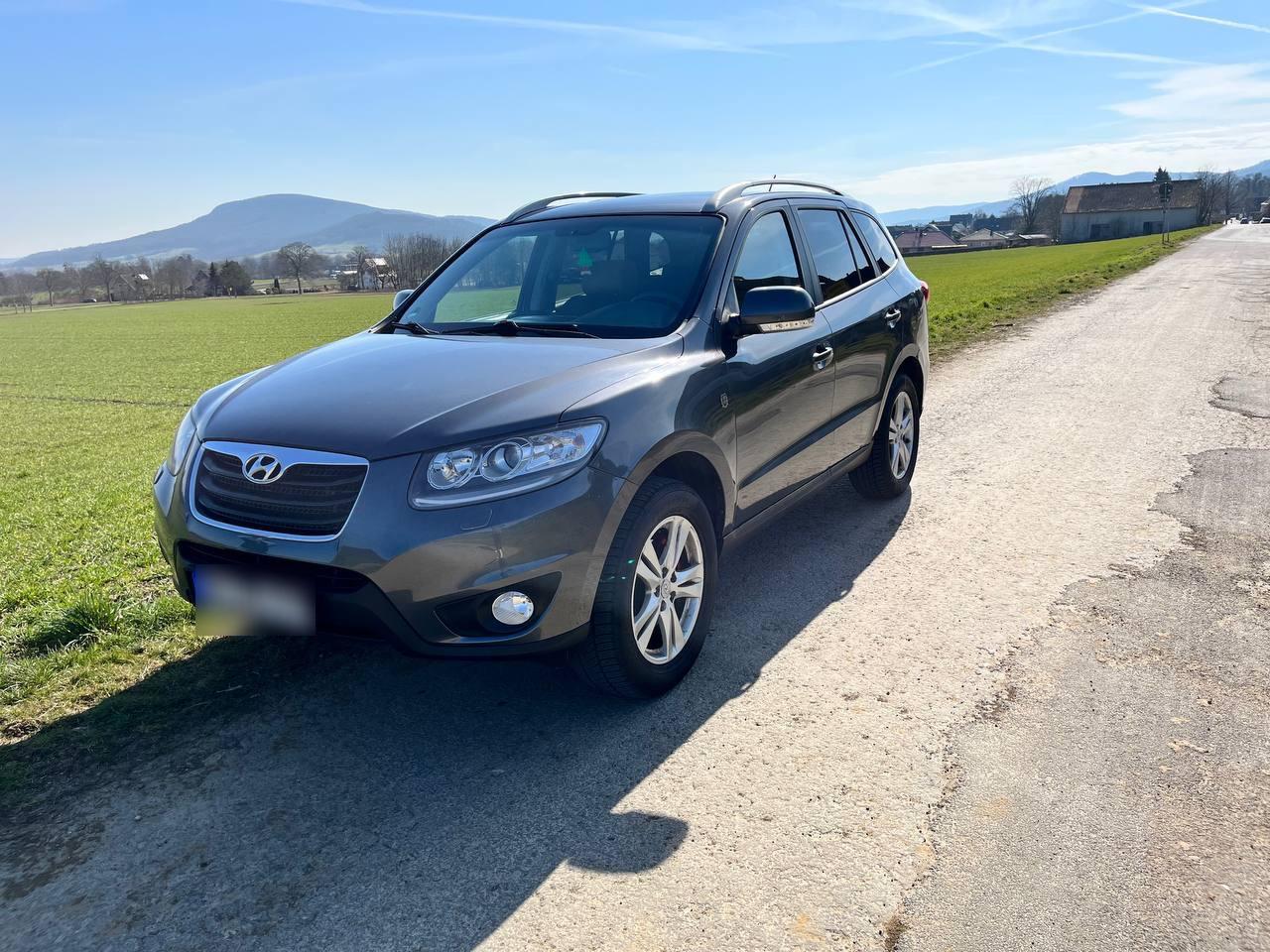 Abbildung des Autos Hyundai Santa Fe . 7-Sit…