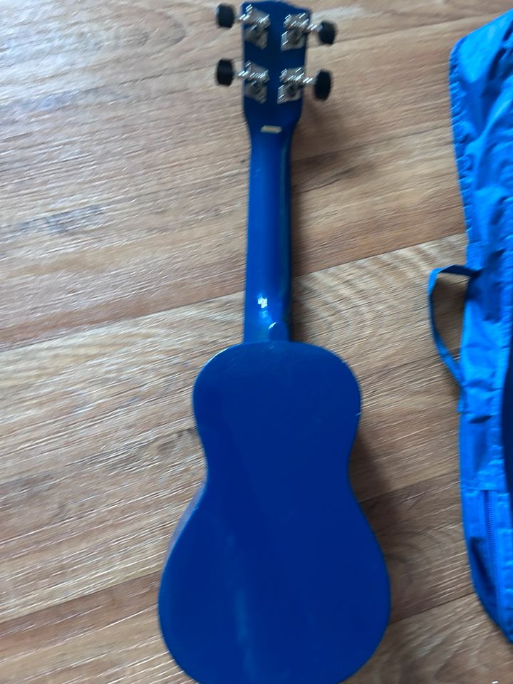 Korala Mini Ukulele Kindergitarre Blau mit Tasche in Berlin
