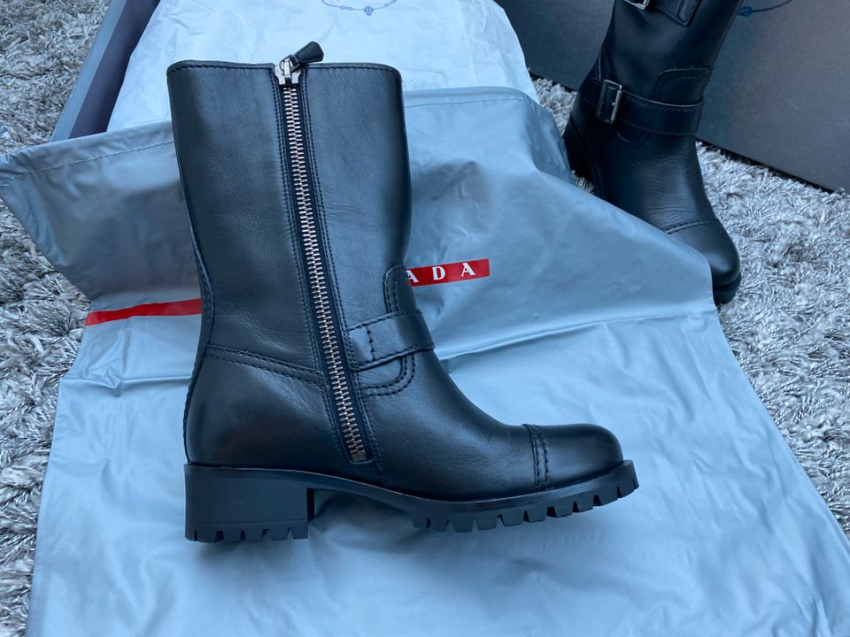 Original Prada Stiefel Schwarz Neu 37,5 37 Vibram Sohle Full Set in Weinstadt