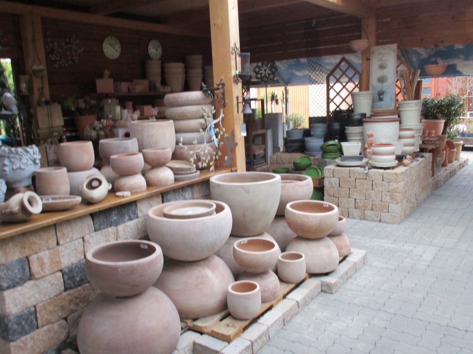 Terracotta,Terrakotta, Gartenfiguren, Pflanzkübel, Gartendeko, in Lingenfeld