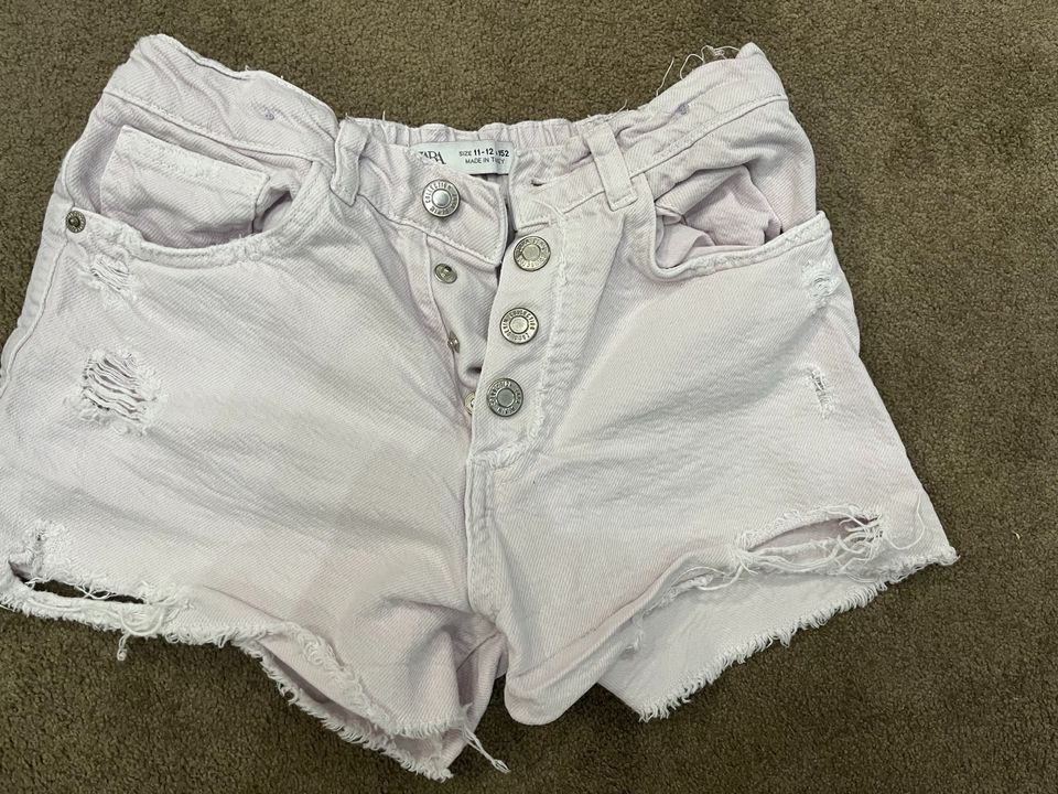 Zara 152 / Coole kurze Jeans Shorts / rosa weiß used Look in Dortmund