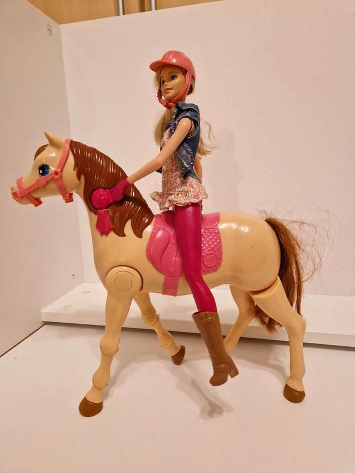 Barbie mit Reitpferd in Königsee
