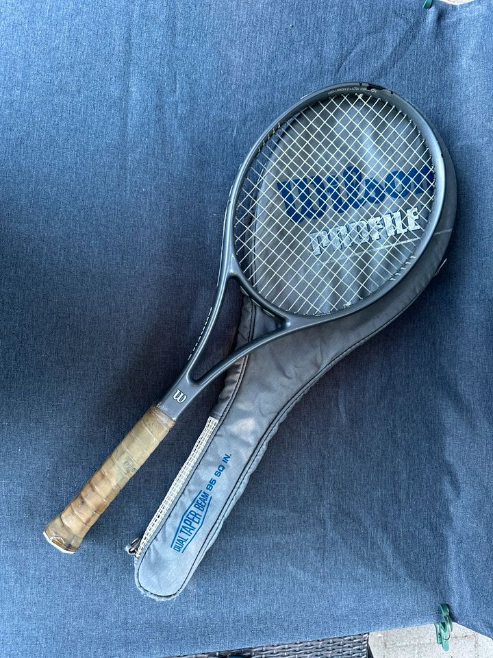 Retro Tennisschläger Wilson in Wunstorf