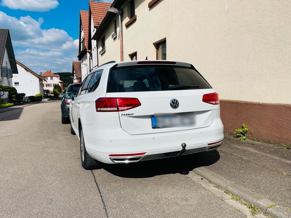 VW Passat B8 2.0 TDI DSG in Kraichtal