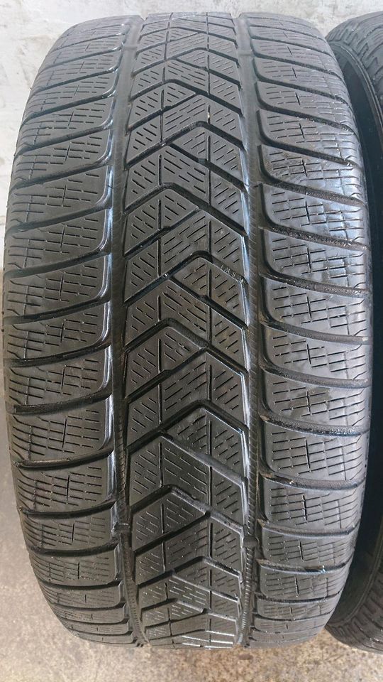 2x 255 40 R21 (102V) PIRELLI SCORPION TM WINTER WINTERREIFEN RAD in Isernhagen