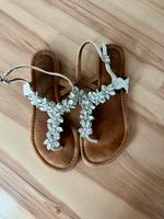 Marco Tozzi Zehentrenner Sandalen weiß Silber 39 Hessen - Eichenzell Vorschau