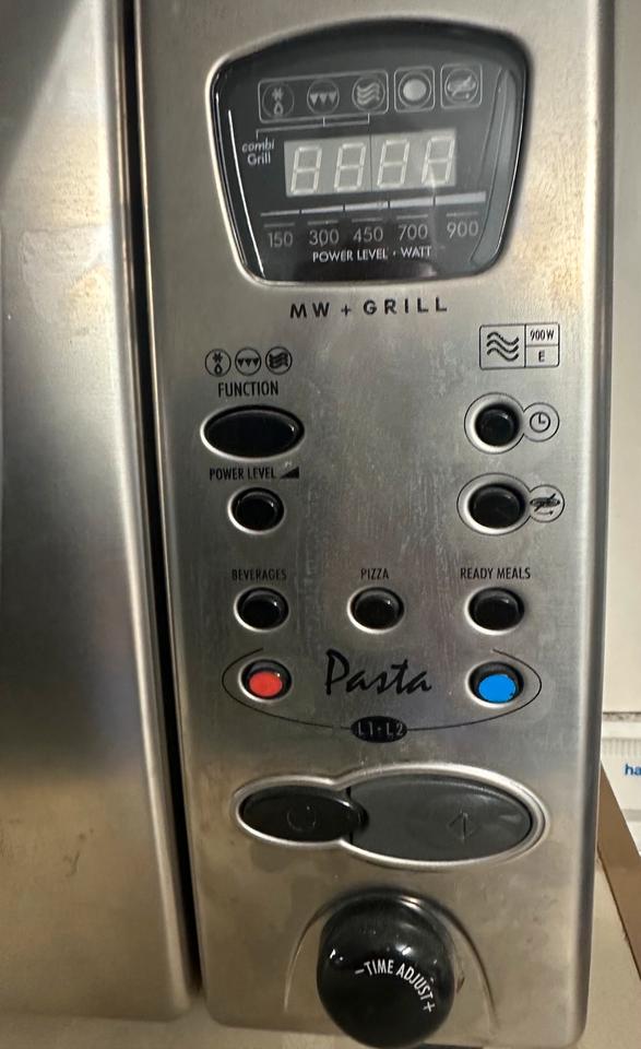 Mikrowelle Delongi Pasta MW755P Microwelle und Grill 900 Watt in Kirchheim bei München