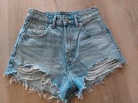 Zara Jeans Shorts Gr. 34 Sachsen - Halsbrücke Vorschau