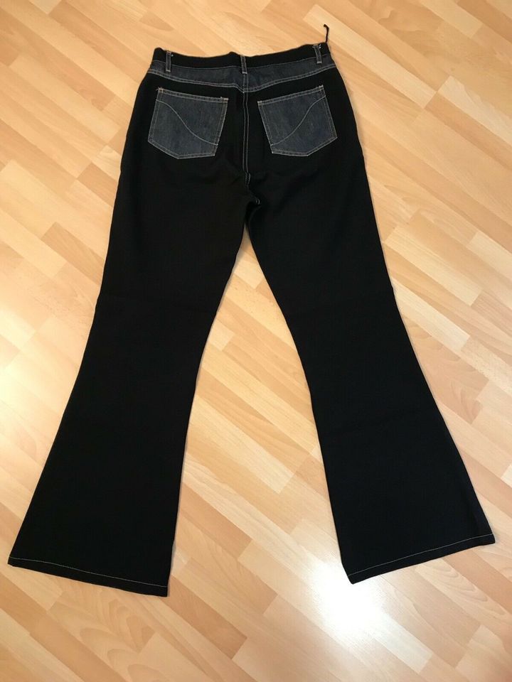 Stoffhose Gr. 40 schwarz von Outfit Schlaghose in Grimma