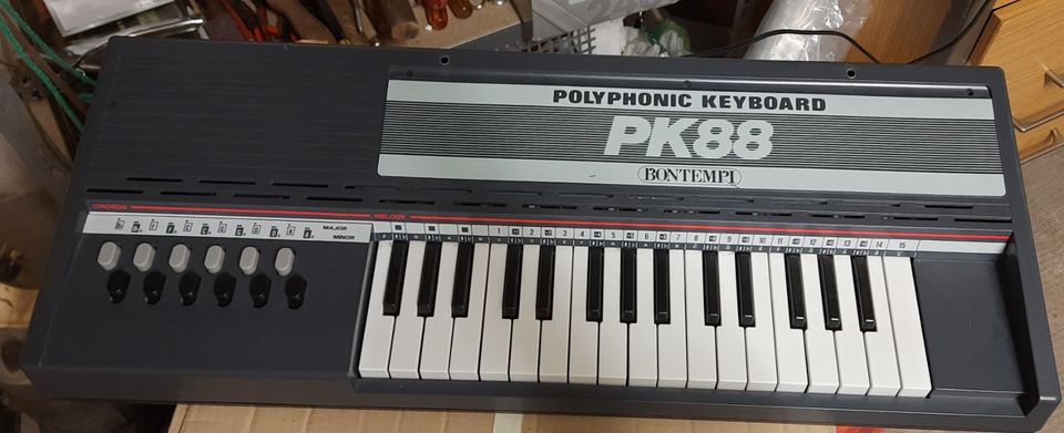 Keyboard Bontempi PK88 mit Ständer. in Frankfurt am Main