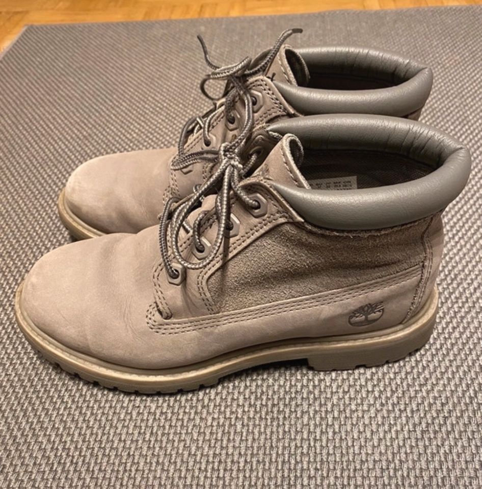 Timberlands Grau in Düsseldorf