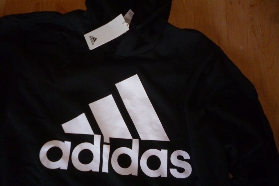 NEUER ADIDAS Hoddie, Pullover, Sweatshirt Gr. M oder L oder XL!! in Augustdorf