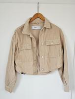 Kaum getragene kurze Cordjacke, Größe XS von Bershka Duisburg - Duisburg-Süd Vorschau