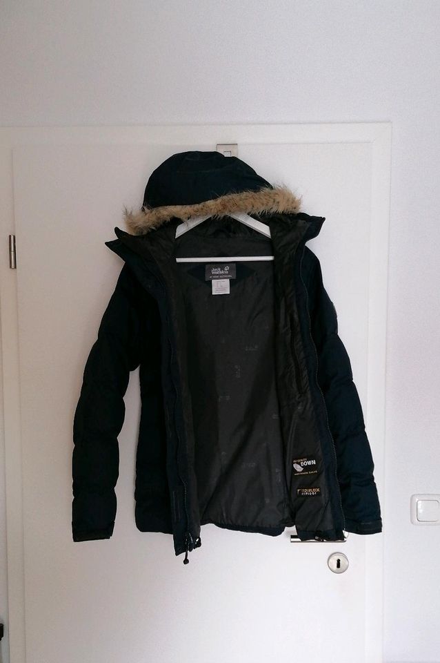 Winterjacke / Wintermantel / Daunenjacke Jack Wolfskin Gr. M in Mering