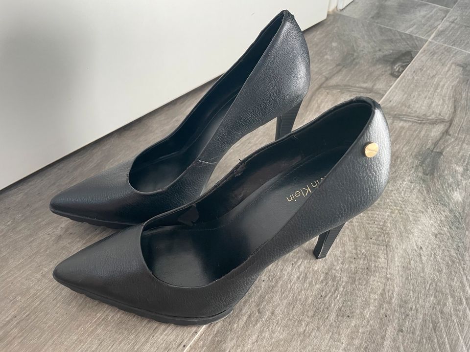 Calvin Klein Pumps Highheels gr 39 schwarz in Bentwisch