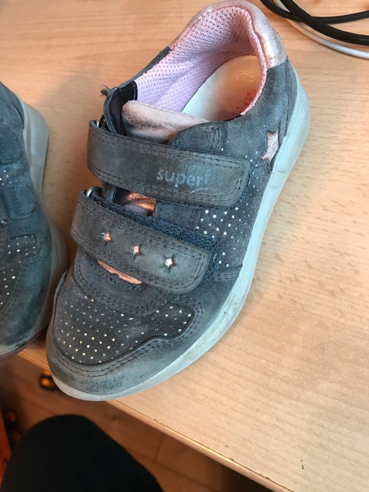 Superfit Kinderschuhe Gr 27 Turnschuhe Mädchen in Jetzendorf