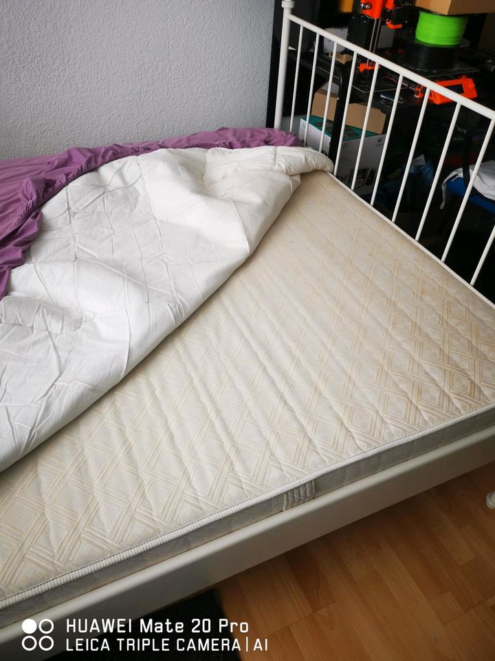 Bett 1,40×2,00cm in Braunschweig
