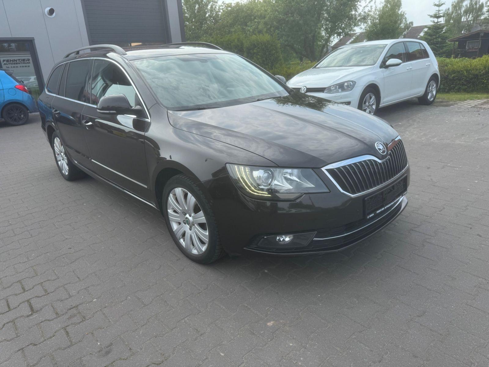 Abbildung des Autos Skoda Superb Combi Exclu…