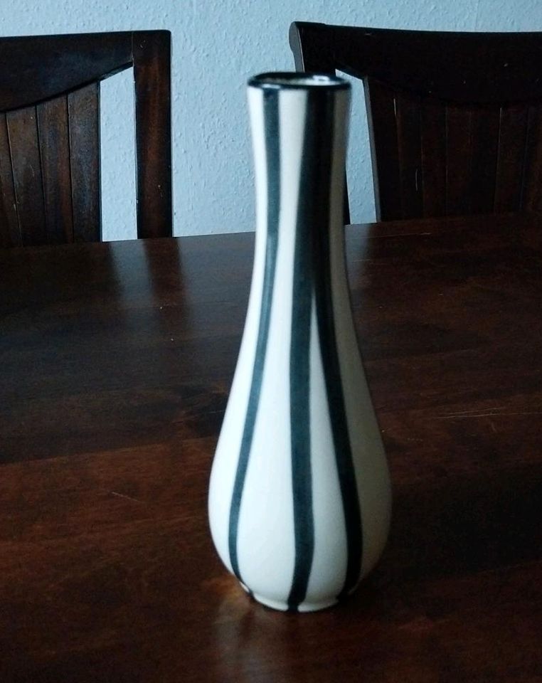 Schöne alte Vase Keramik Vintage 1950er schwarzweiß in Wilhelmshaven