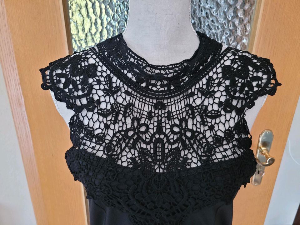 Tolles Kleid von AMISU, Größe 40, schwarz in Nübbel