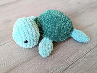 Gehäkelte Schildkröte aus Chenillegarn, Handmade Sachsen - Pegau Vorschau