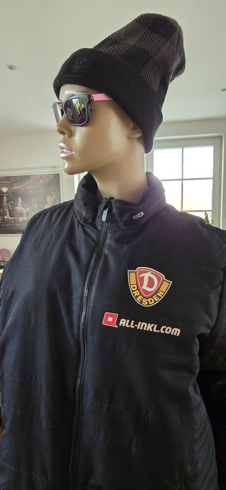 Dynamo Dresden Steppjacke Übergang/Winter Umbro XL schwarz Kapuze in Dresden