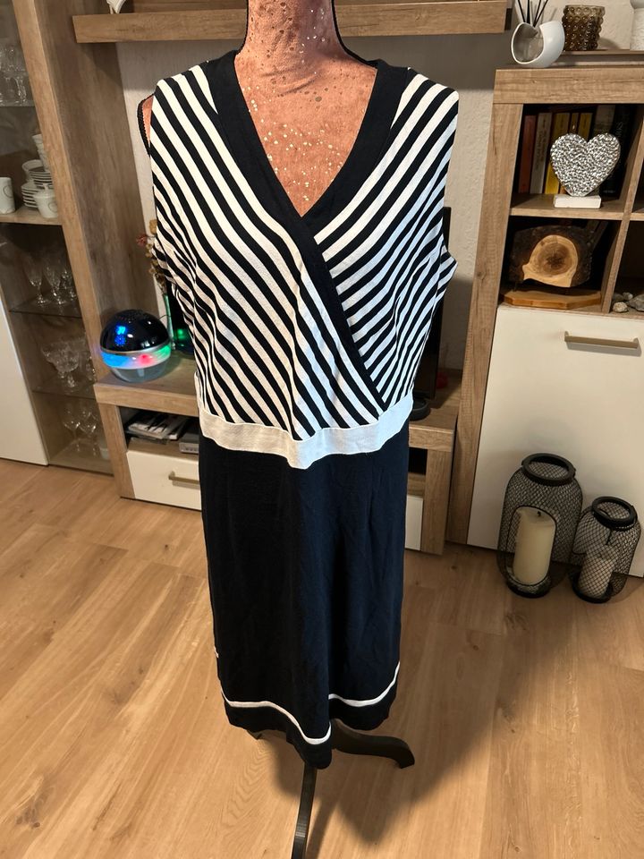 Gelco Kleid Blazer blau weiß 46 in Plattling