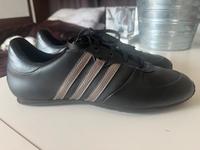 Adidas Laufschuhe Turnschuhe schwarz Silber Gr.40,5 Leder Bayern - Kempten Vorschau