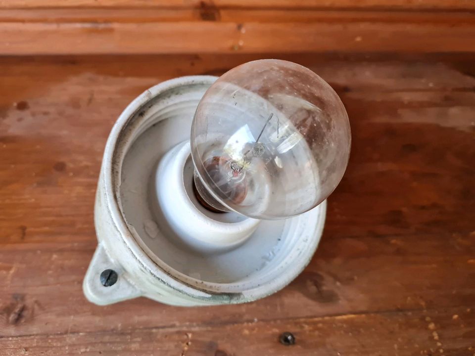 DDR Lampe Keller Flur Werkstatt in Lichtenstein