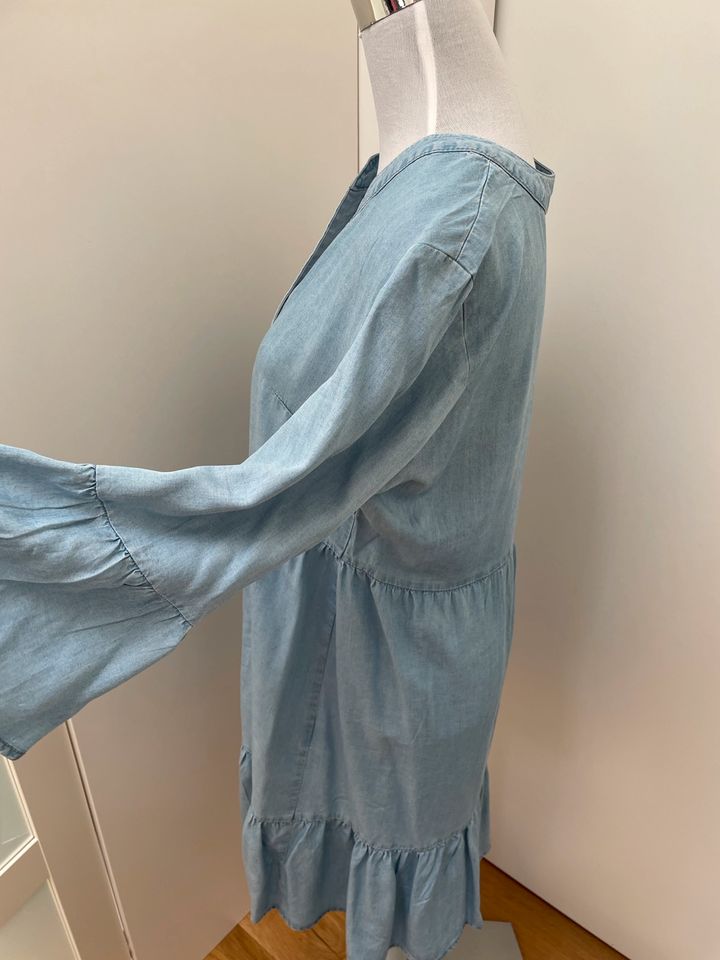 Leichtes Jeanskleid Sommerkleid Gr. 40 wie neu in Frankfurt am Main