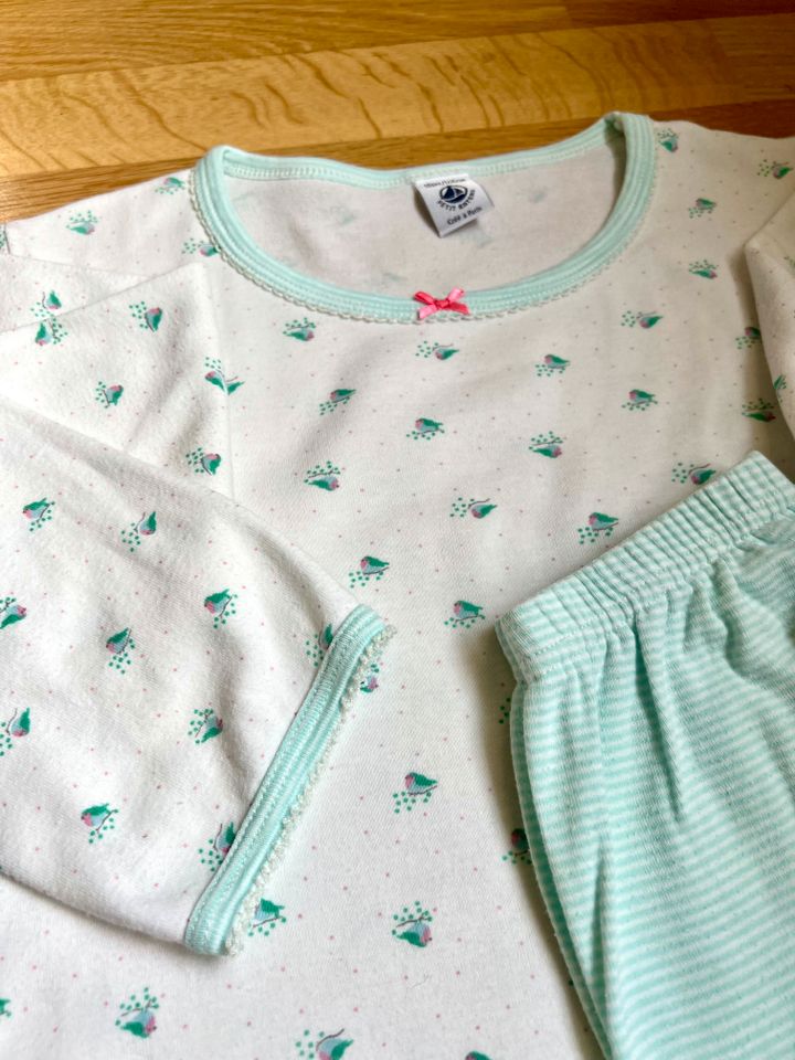 PETIT BATEAU 3 Pyjamas aus BW - Gr. 140, 10J - NP: 60€ in Centrum