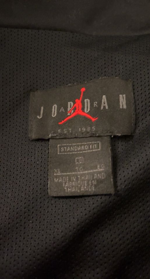 Schwarzer Nike Jordan Trainingsanzug in Köln