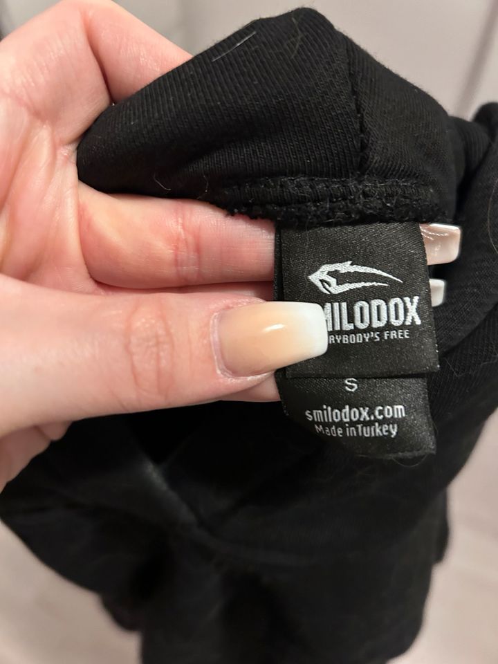 Verkaufe Smilodox Hoodie in Roßbach