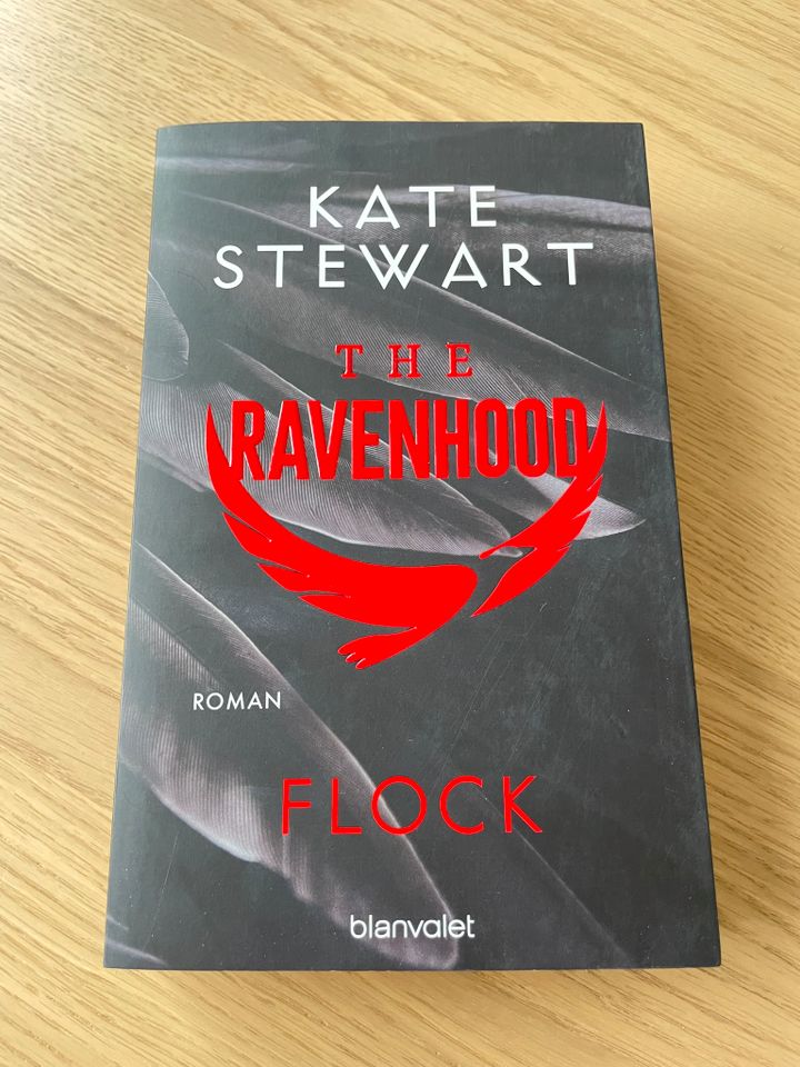 Buch The Ravenhood Flock Kate Stewart mit Farbschnitt (Band 1) in Eppelborn