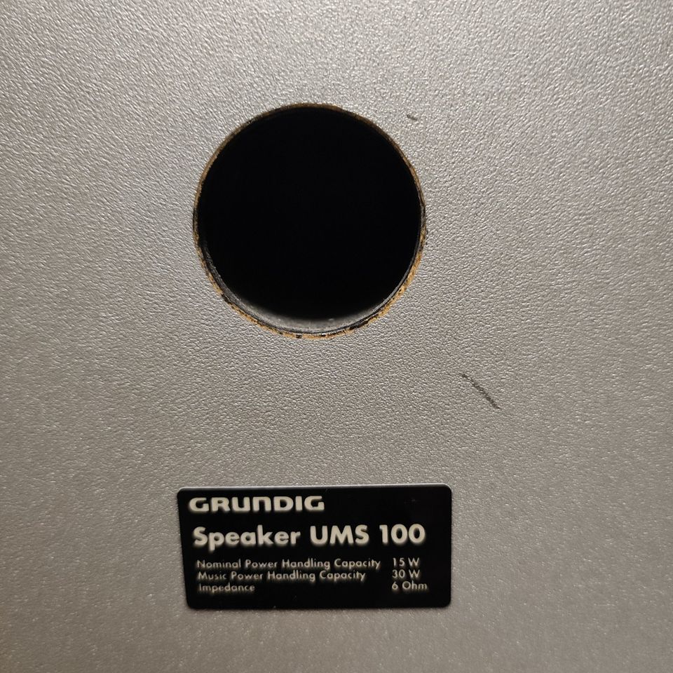 GRUNDIG UMS 100 HiFi Stereo System in Kissing