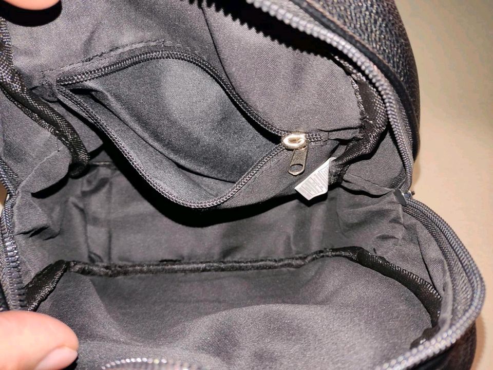 Rucksack NEU MIT ETIKETT "Kunstleder" in Berlin