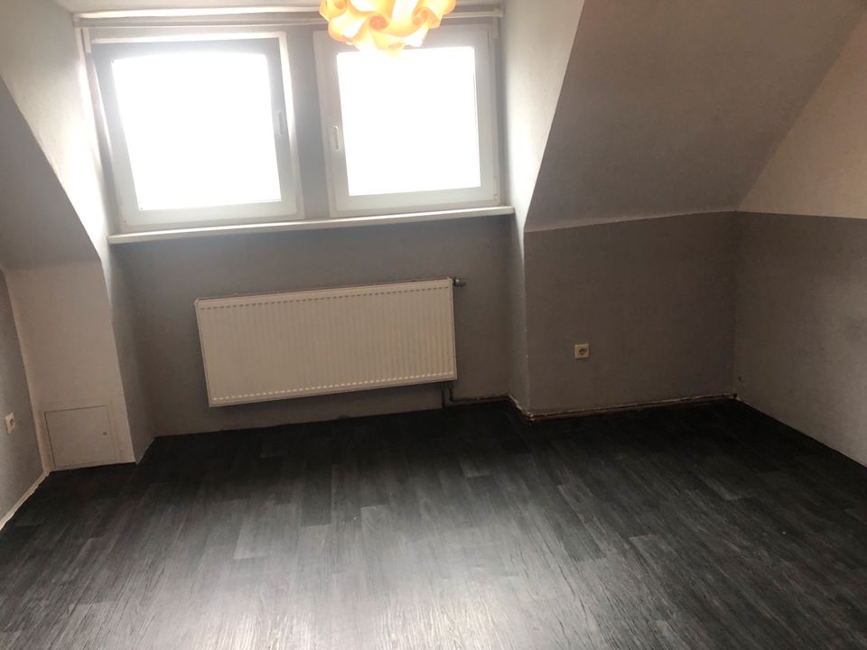 4 1/2 Zimmer Wohnung (DG) in Mülheim (Ruhr)
