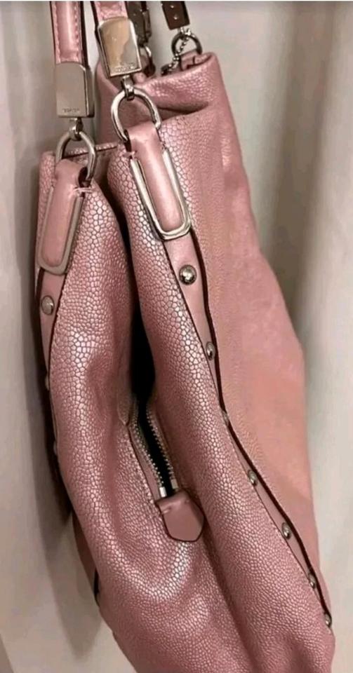 Coach Phoebe Madison Tuberose/Pink Pebble Leder Umhängetasche in Eschweiler