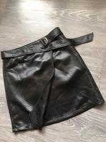 Kurzer Rock schwarz Größe 36 Asos Hessen - Twistetal Vorschau