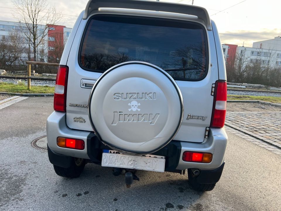 Suzuki Jimny 4WD Comfor 1,3 L    RECHTSLENKER keine tüv in München